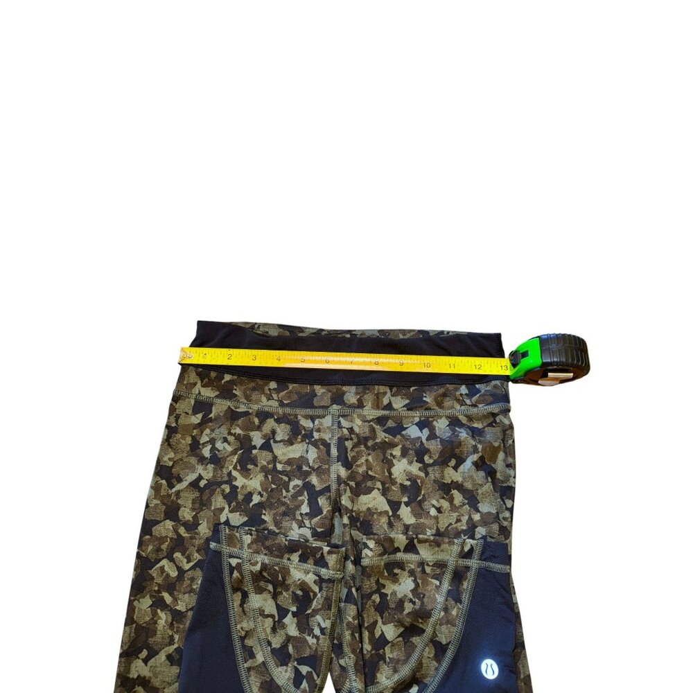 Lululemon Camo Print Capri Leggings Size Small - Picture 4 of 10